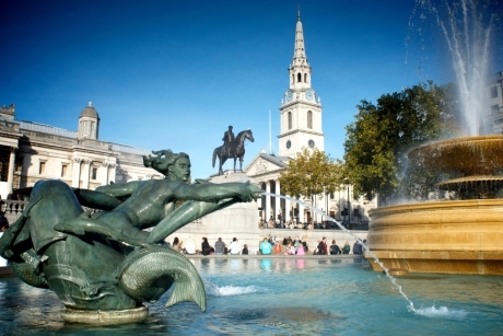 Fountains in Trafalgar Square 